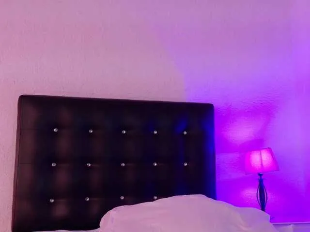 Dolce – webcam model profile photo Image 19