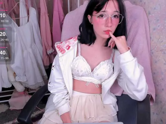 petrouchkaaa_ – webcam model profile photo Image 4