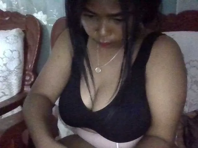 Dolce – webcam model profile photo Image 8