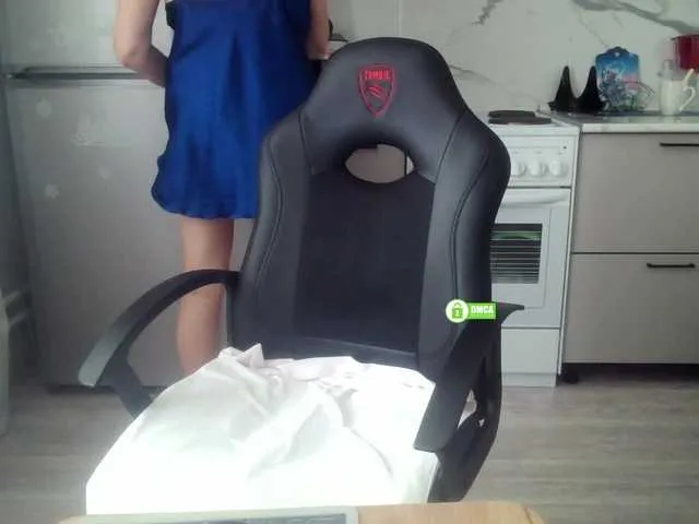 Dolce – webcam model profile photo Image 12