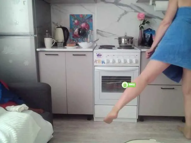 Dolce – webcam model profile photo Image 4