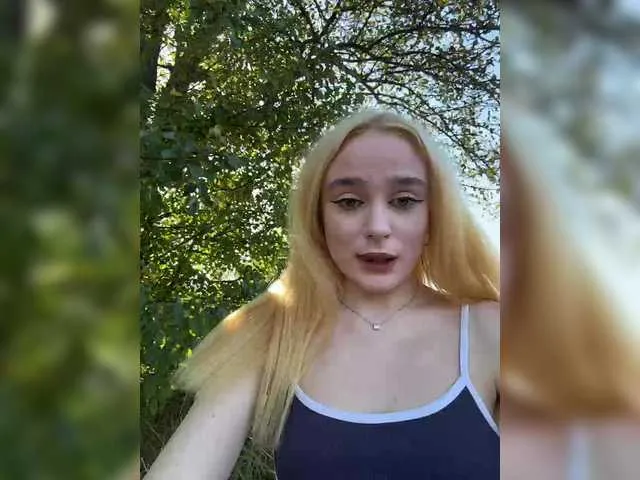 IORio2 – webcam model profile photo Image 19