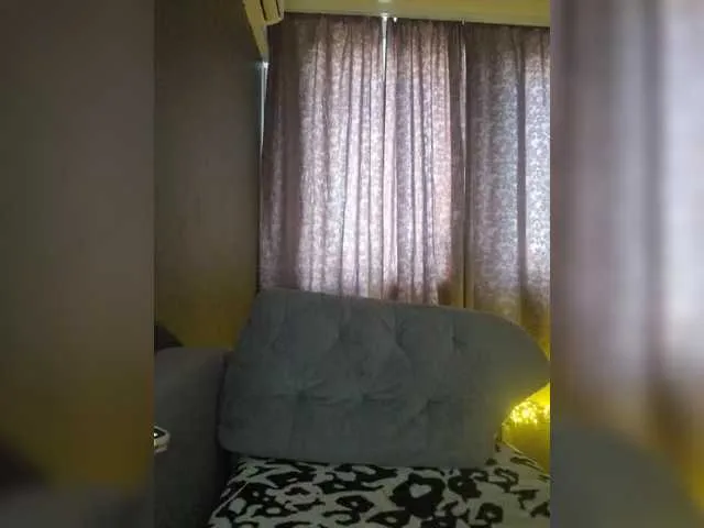 Sarawhitee – webcam model profile photo Image 7