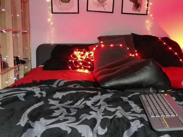 Missy – webcam model profile photo Image 6