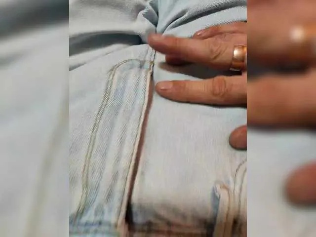 Guadalupe_Lopez – webcam model profile photo Image 3