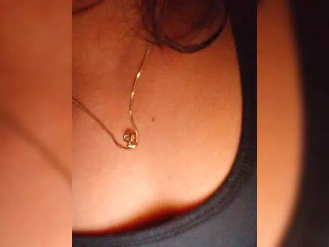 Guadalupe_Lopez – webcam model profile photo Image 6