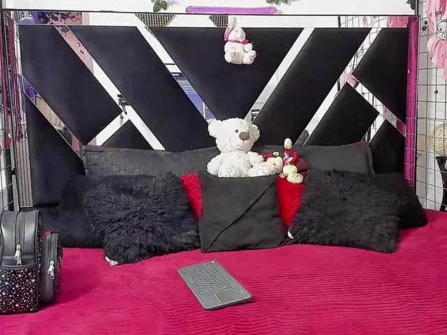 Madelynn – webcam model profile photo Image 3