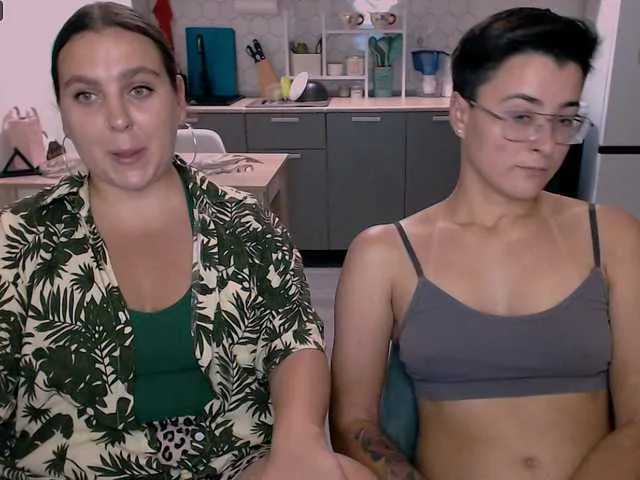 MadelineLane – webcam model profile photo Image 10