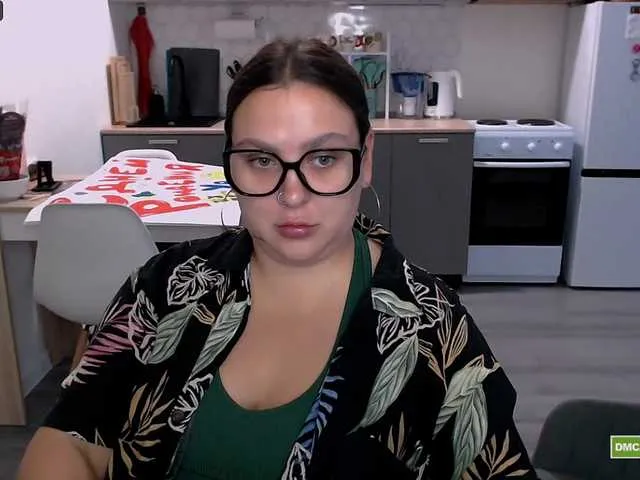 MadelineLane – webcam model profile photo Image 16