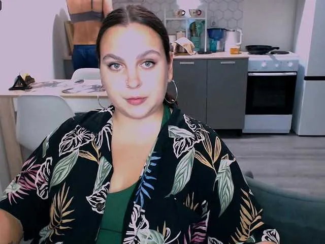 MadelineLane – webcam model profile photo Image 6