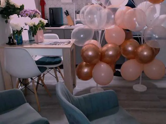 MadelineLane – webcam model profile photo Image 7