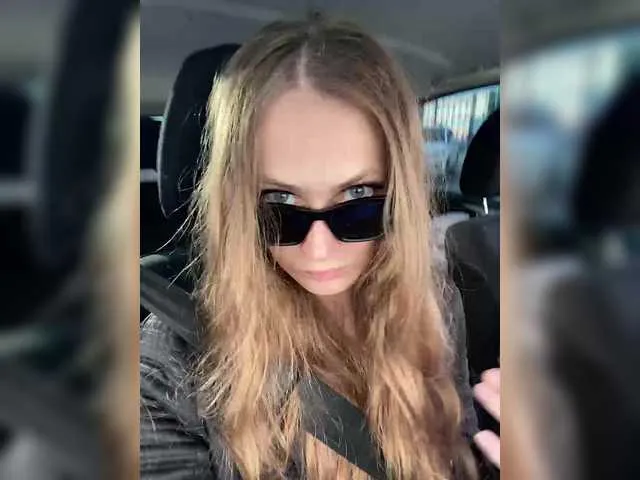 HaleyLyon – webcam model profile photo Image 10