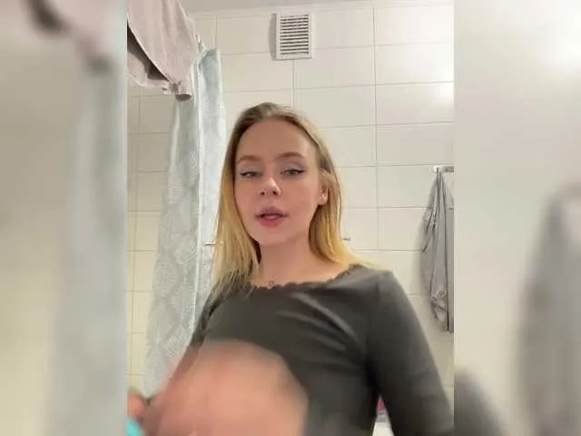 GrettaGrand – webcam model profile photo Image 17