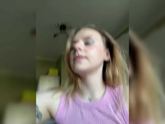 GrettaGrand – webcam model profile photo Image 2