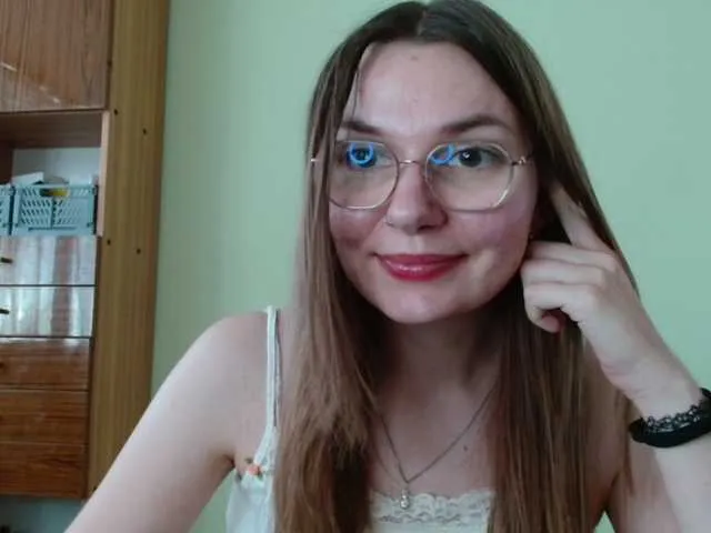 Dolce – webcam model profile photo Image 12