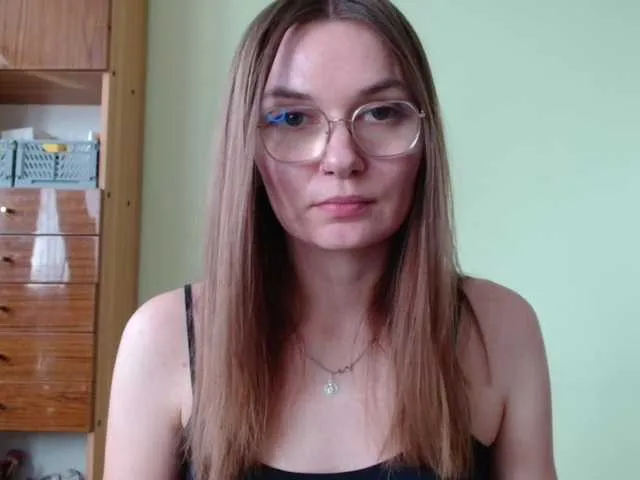 Dolce – webcam model profile photo Image 14