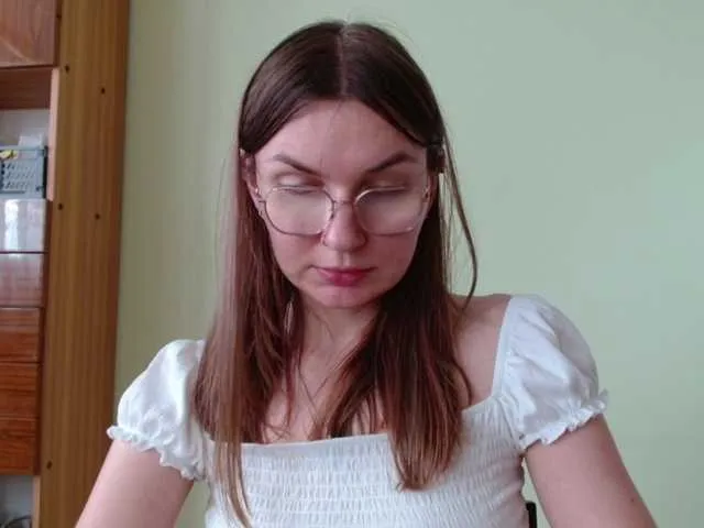 Dolce – webcam model profile photo Image 6