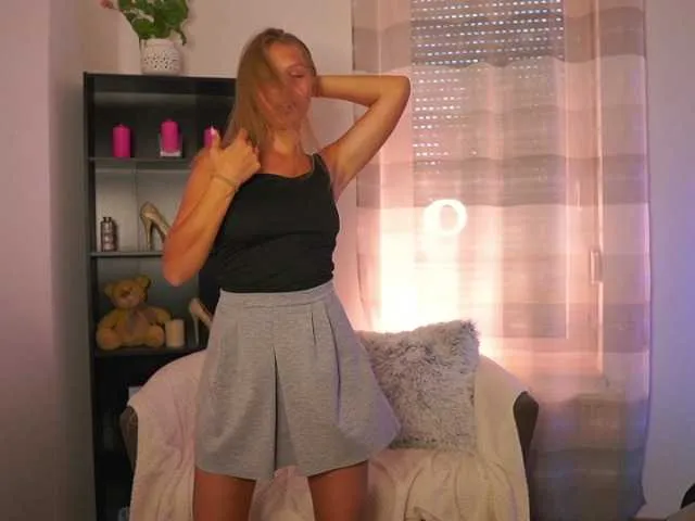 emmiemurray – webcam model profile photo