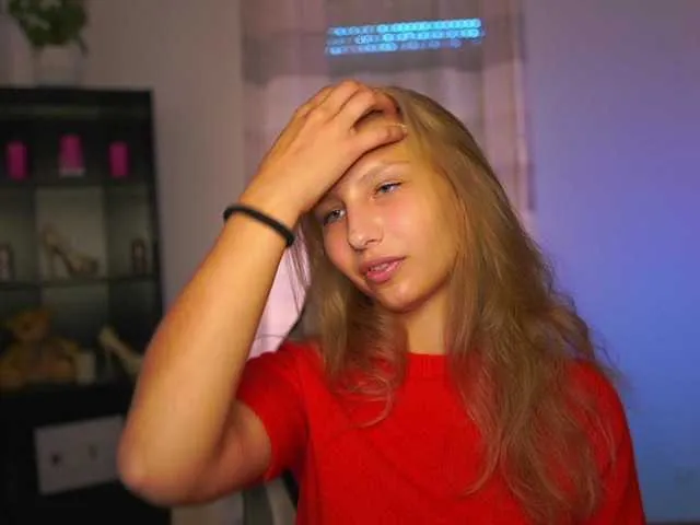 Brilliant-Kiss – webcam model profile photo Image 2