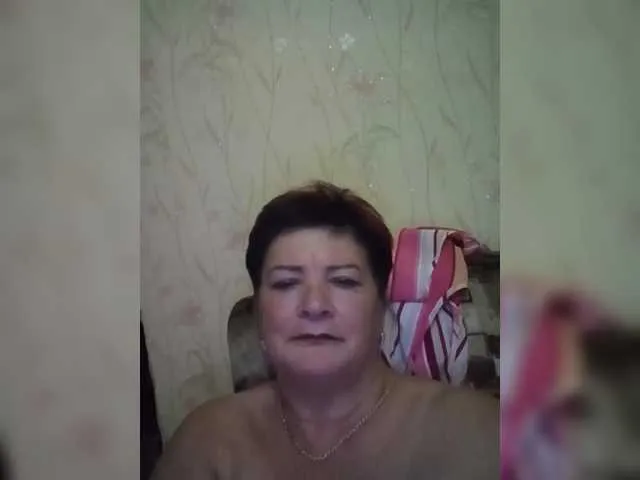 AdeleWood – webcam model profile photo Image 4