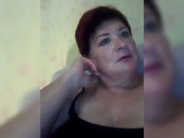 AdeleWood – webcam model profile photo Image 9