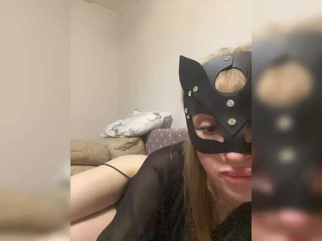 HillaryDiez – webcam model profile photo Image 2