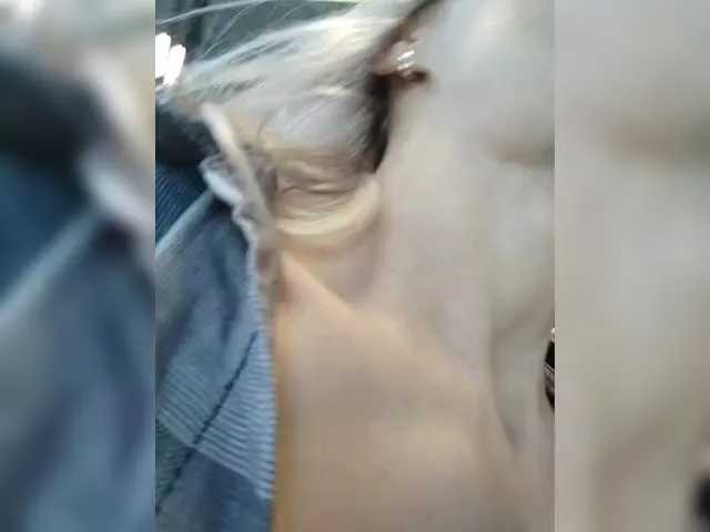 AngelCoco – webcam model profile photo Image 17