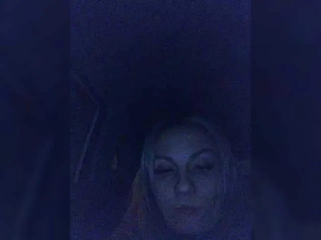 AngelCoco – webcam model profile photo Image 3