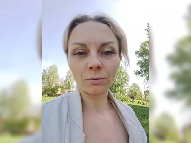 AngelCoco – webcam model profile photo Image 9