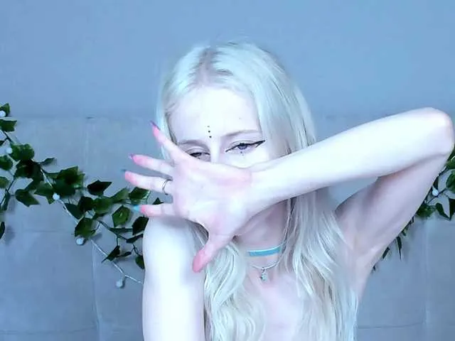 seraphine23 – webcam model profile photo Image 13