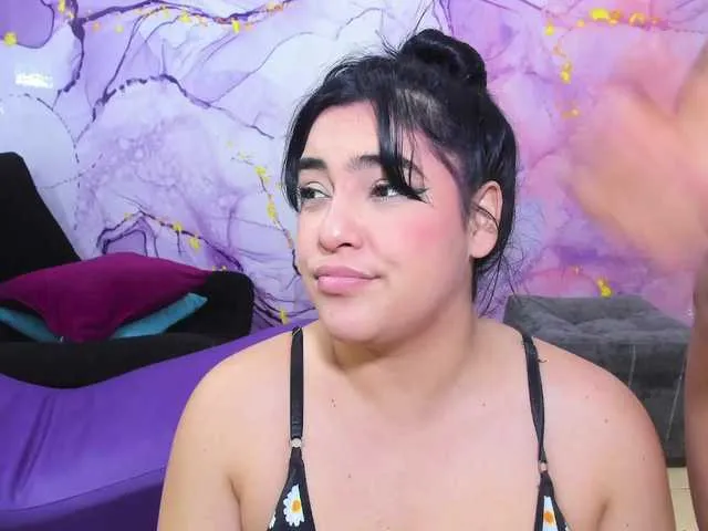 Dolce – webcam model profile photo Image 2