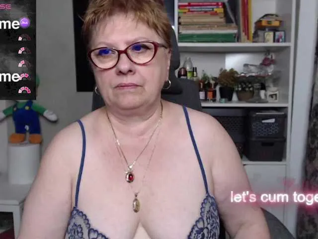 Dolce – webcam model profile photo Image 13