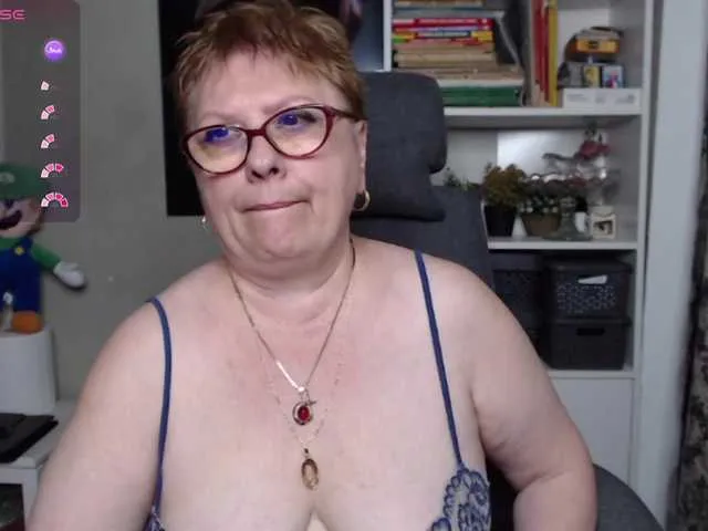 Dolce – webcam model profile photo Image 9