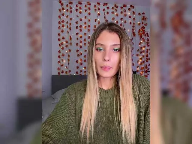 seraphine23 – webcam model profile photo Image 19