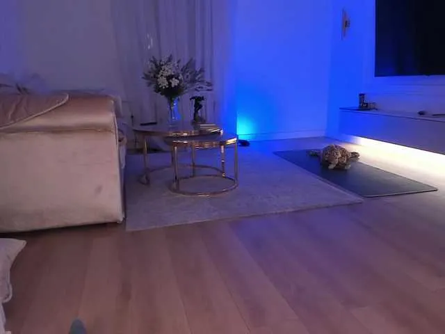 Modelfox – webcam model profile photo Image 11