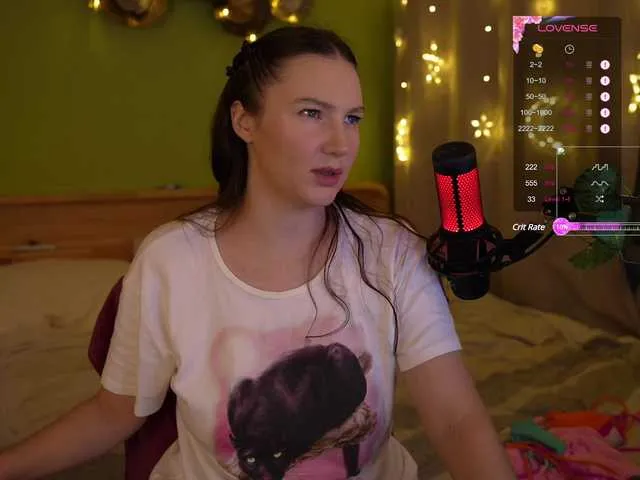 LilyBerryy – webcam model profile photo Image 2