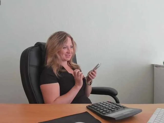 Love_Bri – webcam model profile photo Image 4