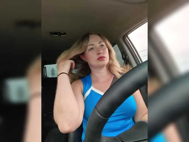 Love_Bri – webcam model profile photo Image 5