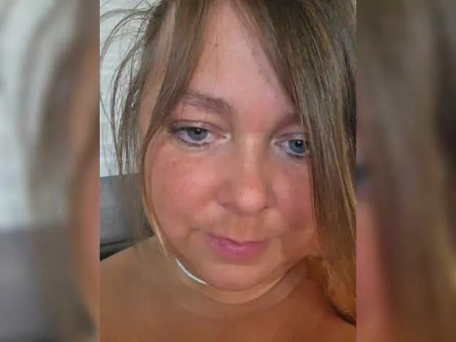 _Alicee_1 – webcam model profile photo Image 4