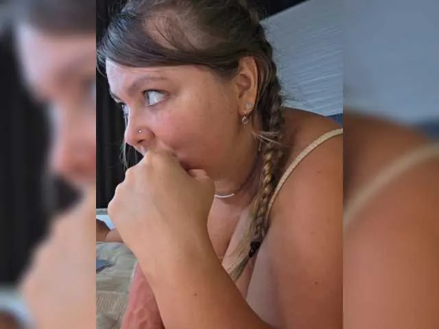 _Alicee_1 – webcam model profile photo Image 5