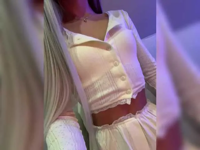 Megu_Melon – webcam model profile photo Image 12