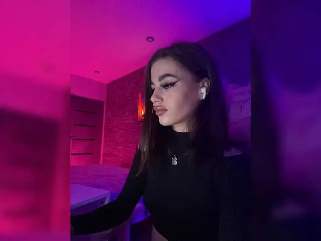 Rinamay_ – webcam model profile photo Image 2