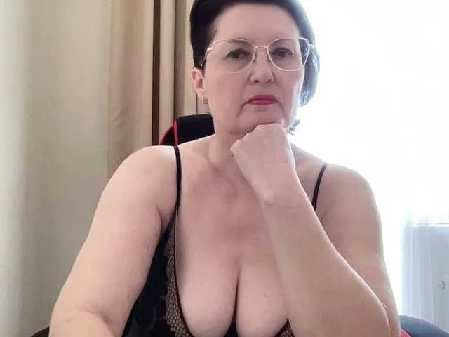 Dolce – webcam model profile photo Image 10