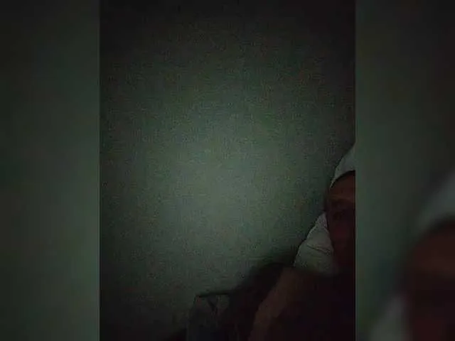 AishaHart – webcam model profile photo Image 3