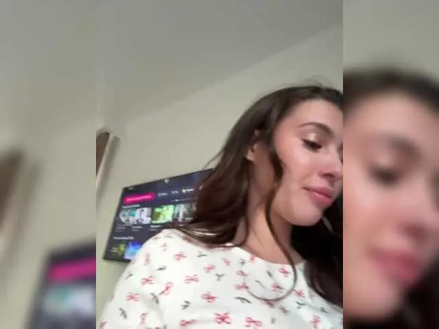 Scarlett – webcam model profile photo Image 14