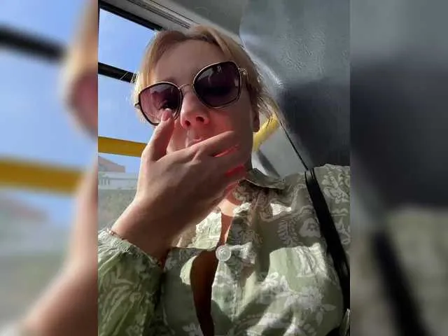 JessieLiu – webcam model profile photo Image 2