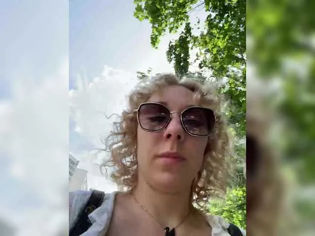 JessieLiu – webcam model profile photo Image 3