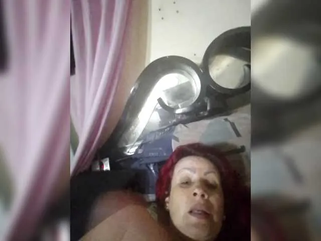 Dolce – webcam model profile photo Image 3