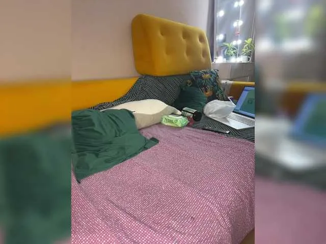 Garima_G – webcam model profile photo Image 4