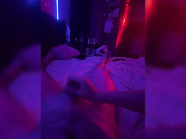 Taanni – webcam model profile photo Image 9